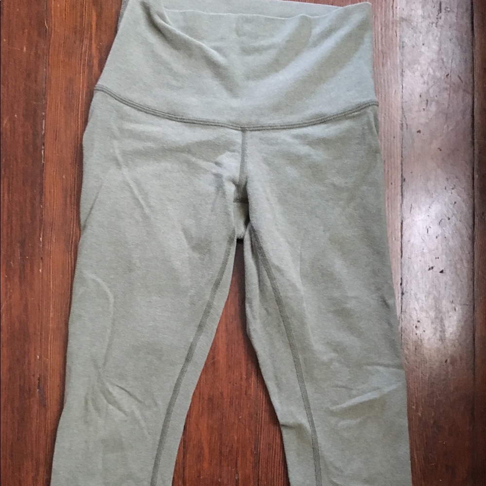 Lululemon wunder under crop high waisted - Picture 2 of 3